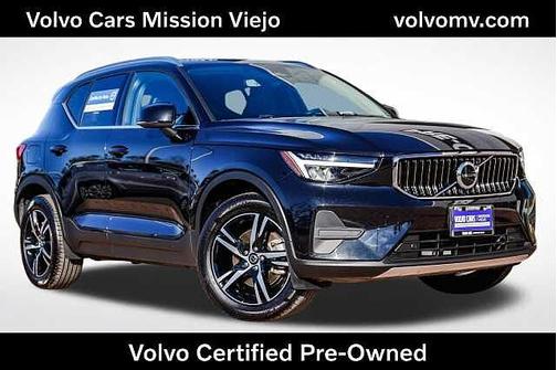2025 Volvo XC40 Core