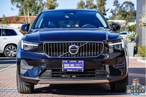 2025 Volvo XC40 Core