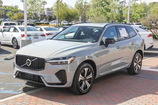 2025 Volvo XC60 Plug-In Hybrid T8 Core