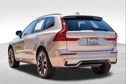 Bright Dusk Metallic 2026 Volvo XC60 B5 Plus
