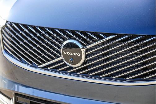 Denim Blue Metallic 2026 Volvo XC90 Plus, B6 AWD Gas (mild hybrid), Gasoline, Bright, 7 Seats