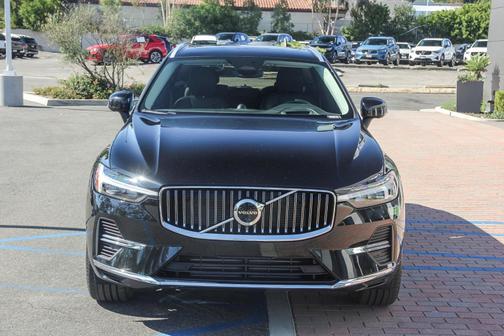 2023 Volvo XC60 Recharge Plug-In Hybrid Ultimate Bright