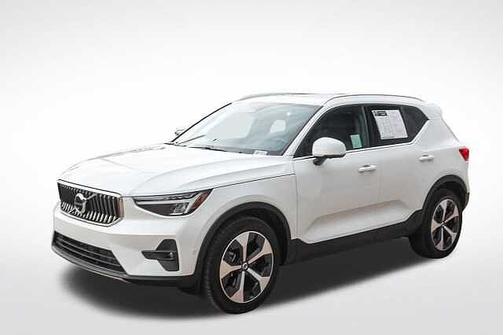 2025 Volvo XC40 Plus