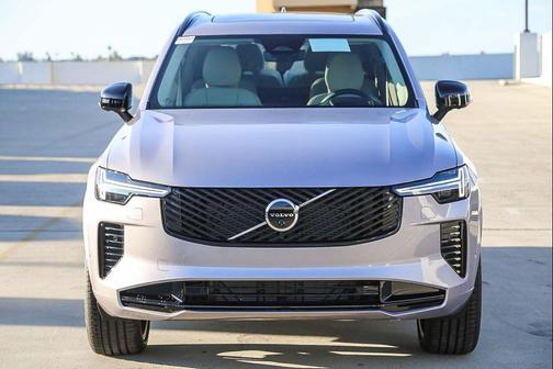 Aurora Silver 2026 Volvo XC90 B6 Ultra Dark Theme 6-Seater