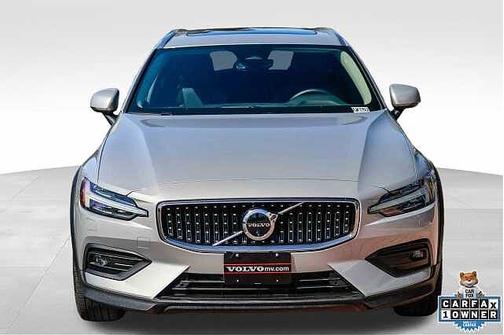 2025 Volvo V60 Cross Country Plus
