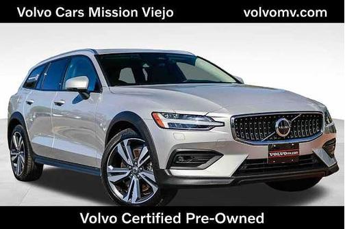2025 Volvo V60 Cross Country Plus