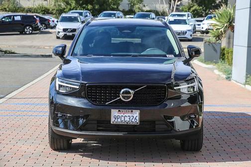 2025 Volvo XC40 B5 Plus Dark Theme