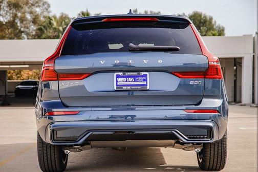 Denim Blue Metallic 2026 Volvo XC60 B5 Plus