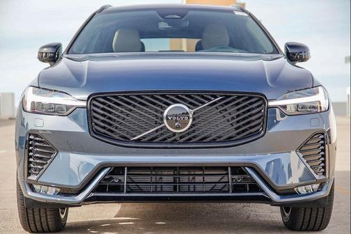 Denim Blue Metallic 2026 Volvo XC60 B5 Plus