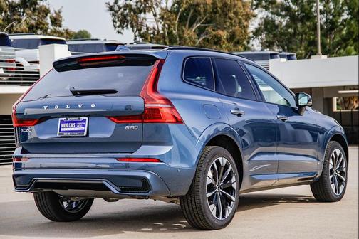 Denim Blue Metallic 2026 Volvo XC60 B5 Plus