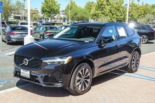 2025 Volvo XC60 B5 Plus
