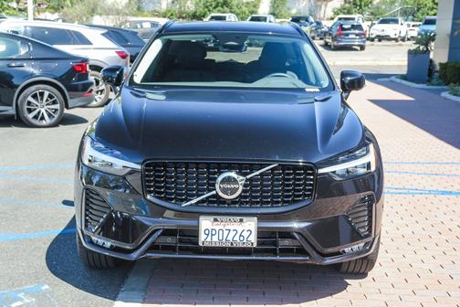 2025 Volvo XC60 B5 Plus
