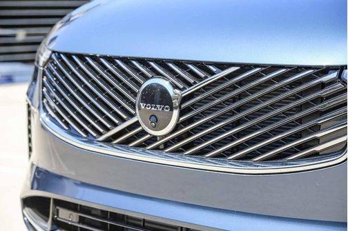 Denim Blue Metallic 2026 Volvo XC90 Plug-In Hybrid Ultra, T8 AWD, Electric/Gasoline, Bright, 7 Seats
