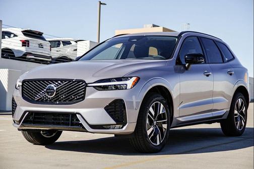 Aurora Silver 2026 Volvo XC60 B5 Plus