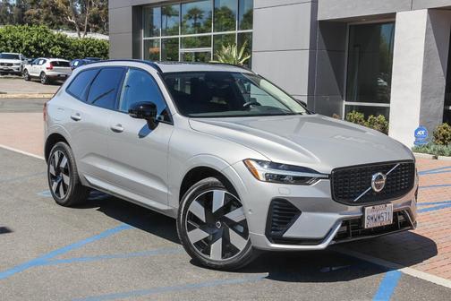 2024 Volvo XC60 Recharge Plug-In Hybrid T8 Plus Dark