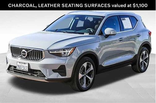 2025 Volvo XC40 Core