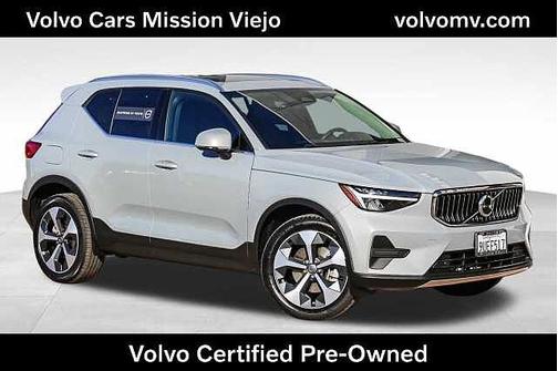 2025 Volvo XC40 Core