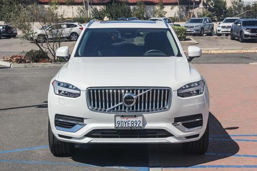 2023 Volvo XC90 Recharge Plug-In Hybrid Plus 6-Seater