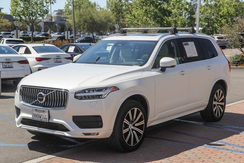2023 Volvo XC90 B5 AWD Core