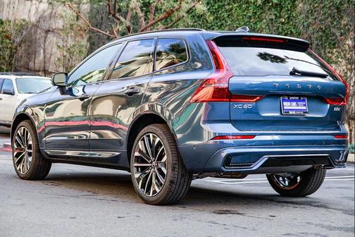 Denim Blue Metallic 2026 Volvo XC60 B5 Ultra