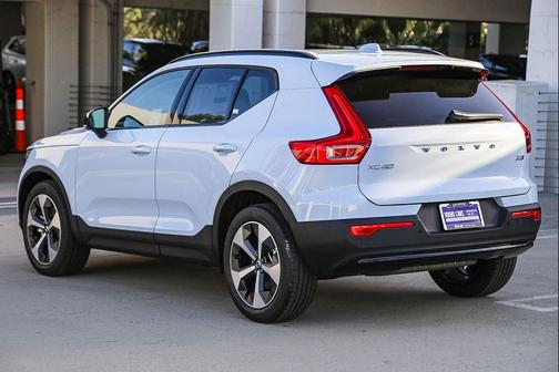 Cloud Blue 2026 Volvo XC40 Plus, B5 AWD Gas (mild hybrid), Dark