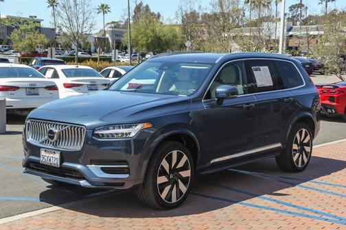 2023 Volvo XC90 Recharge Plug-In Hybrid Ultimate Bright 7-Seater