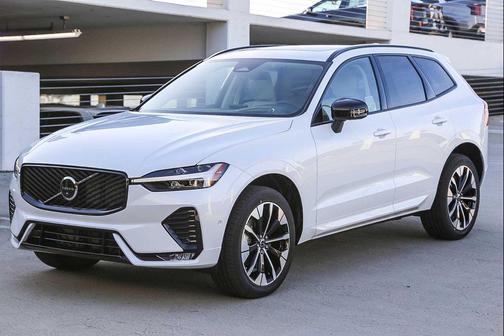 Crystal White Metallic 2026 Volvo XC60 B5 Ultra