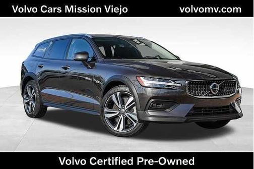 2025 Volvo V60 Cross Country Plus