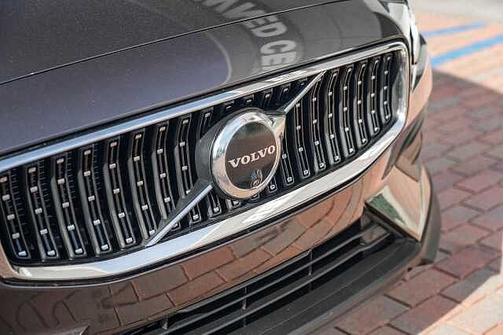 2025 Volvo V60 Cross Country Plus