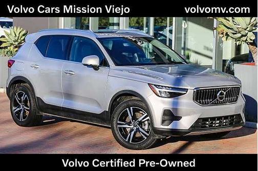 2025 Volvo XC40 Core