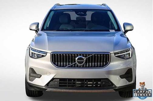 2025 Volvo XC40 Core