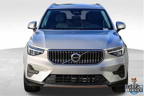 2025 Volvo XC40 Core