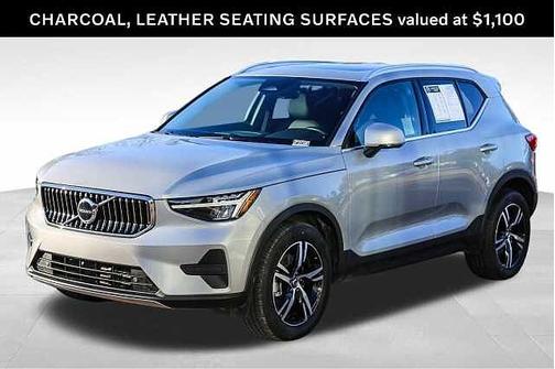 2025 Volvo XC40 Core