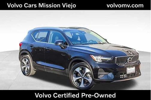 2025 Volvo XC40 Core