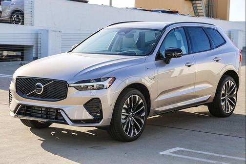 Bright Dusk Metallic 2026 Volvo XC60 Plug-In Hybrid Ultra, T8 AWD Electric/Gasoline, Dark