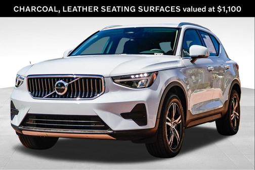 Cloud 2025 Volvo XC40 B5 Core Bright Theme