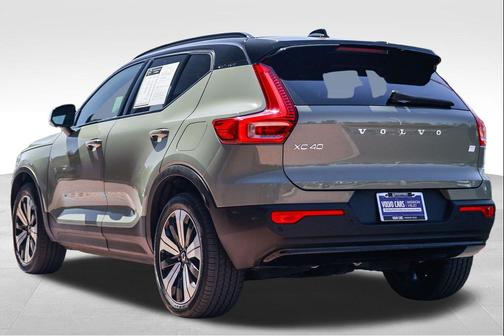 Sage Green Metallic 2023 Volvo XC40 Recharge Pure Electric Twin Plus