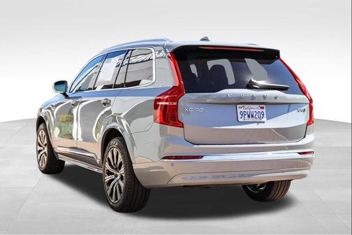 Vapour Grey Metallic 2025 Volvo XC90 B5 Core