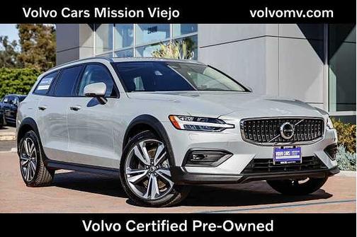 2025 Volvo V60 Cross Country Plus