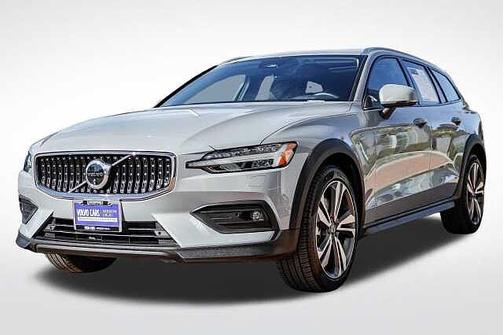 2025 Volvo V60 Cross Country Plus