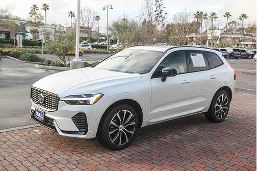 2025 Volvo XC60 Plus