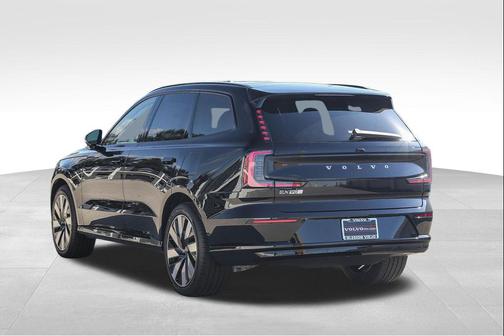 Onyx Black Metallic 2025 Volvo EX90 Twin Motor Performance Ultra