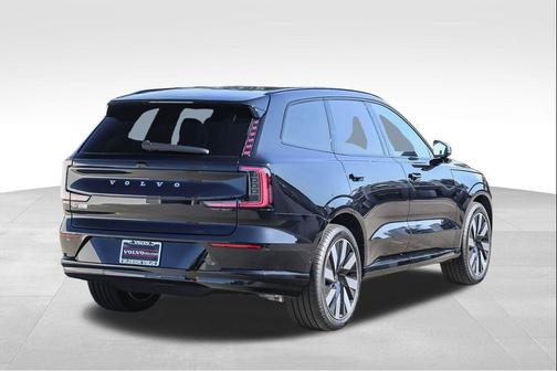 Onyx Black Metallic 2025 Volvo EX90 Twin Motor Performance Ultra