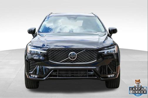 Onyx Black Metallic 2026 Volvo XC60 B5 Ultra
