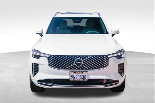 Crystal White Pearl 2026 Volvo XC90 Ultra, B6 AWD Gas (mild hybrid), Gasoline, Bright, 7 Seats