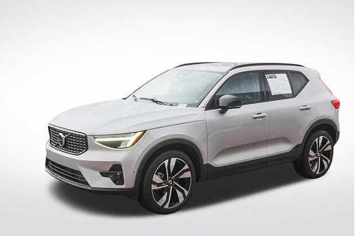 2025 Volvo XC40 Plus