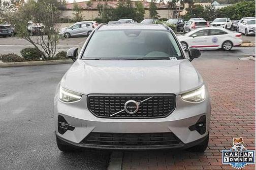 2025 Volvo XC40 Plus