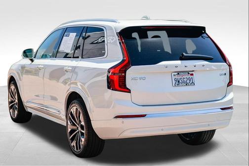 Crystal White Pearl 2026 Volvo XC90 Plus, B5 AWD Gas (mild hybrid), Gasoline, Bright, 7 Seats