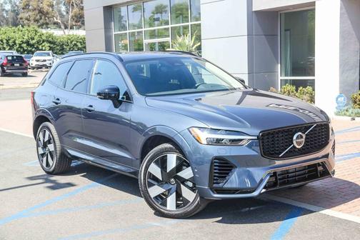2025 Volvo XC60 Plug-In Hybrid T8 Plus