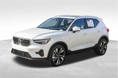2025 Volvo XC40 Plus